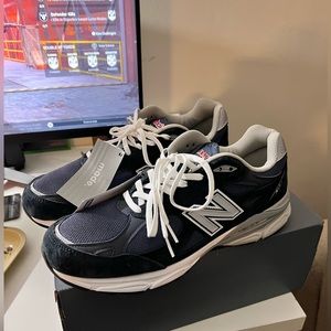 New Balance 990 v3 navy blue